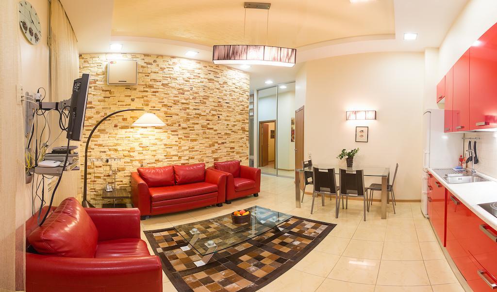 Alex Apartments Near Independence Square - Kiev 部屋 写真
