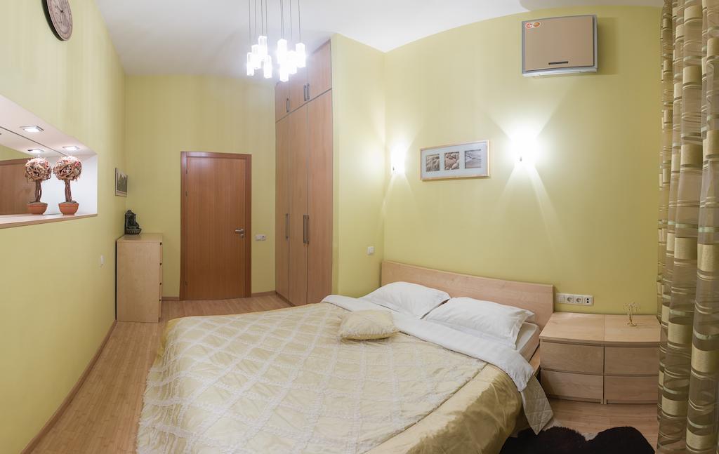 Alex Apartments Near Independence Square - Kiev エクステリア 写真