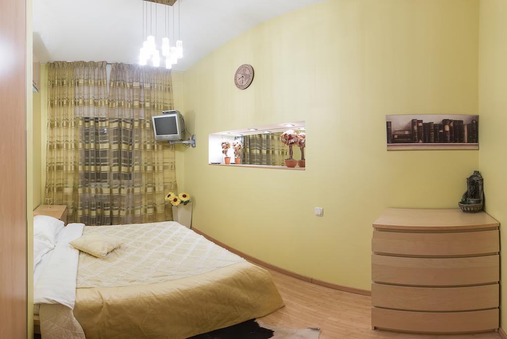 Alex Apartments Near Independence Square - Kiev エクステリア 写真