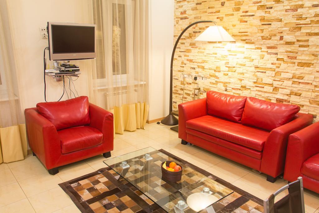 Alex Apartments Near Independence Square - Kiev エクステリア 写真